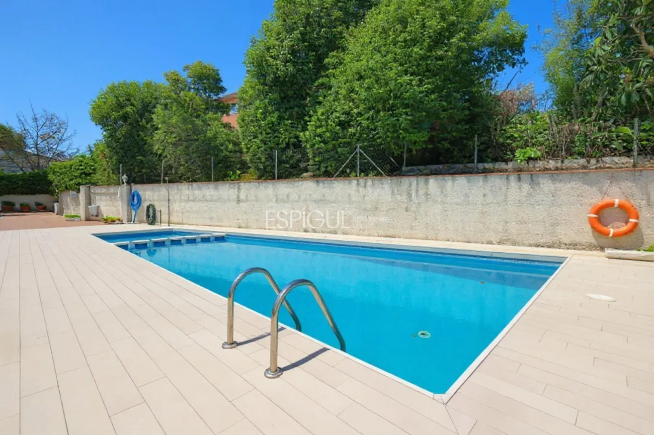 Casa adossada reformada en venda a Sant Domènec