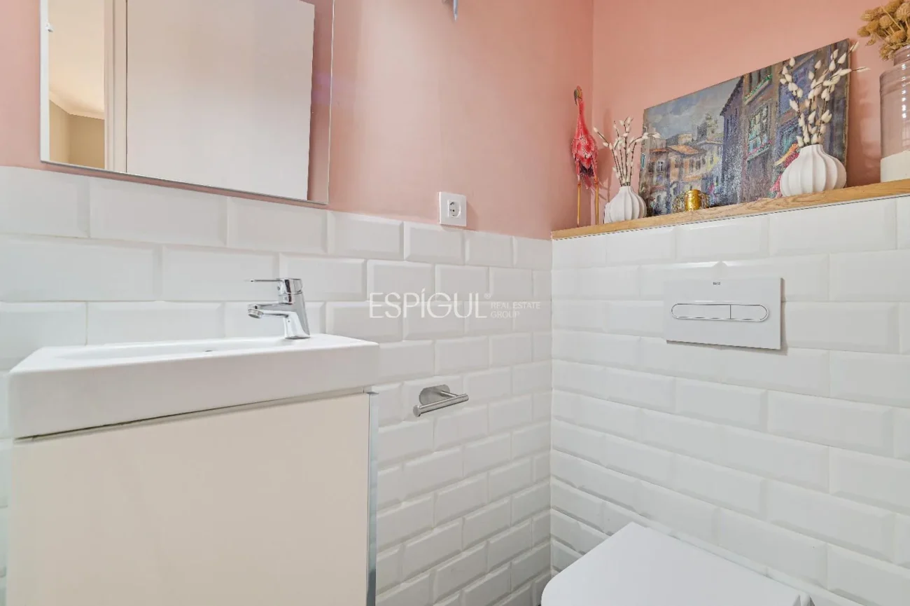 Casa adossada reformada en venda a Sant Domènec