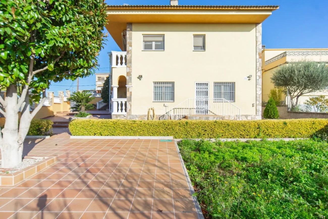 Casa aislada en Maçanet de la Selva