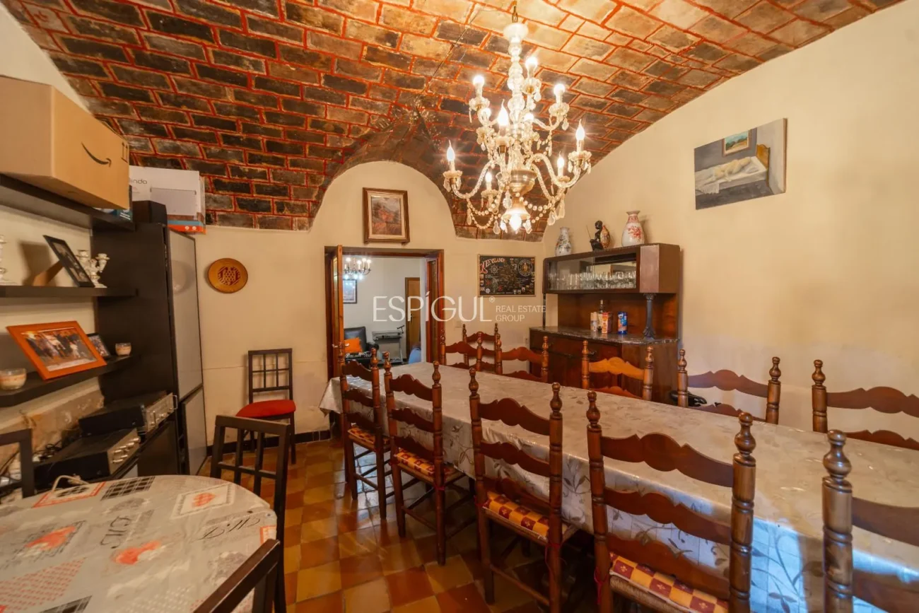 Casa con jardín en barrio de Sant Daniel de Girona