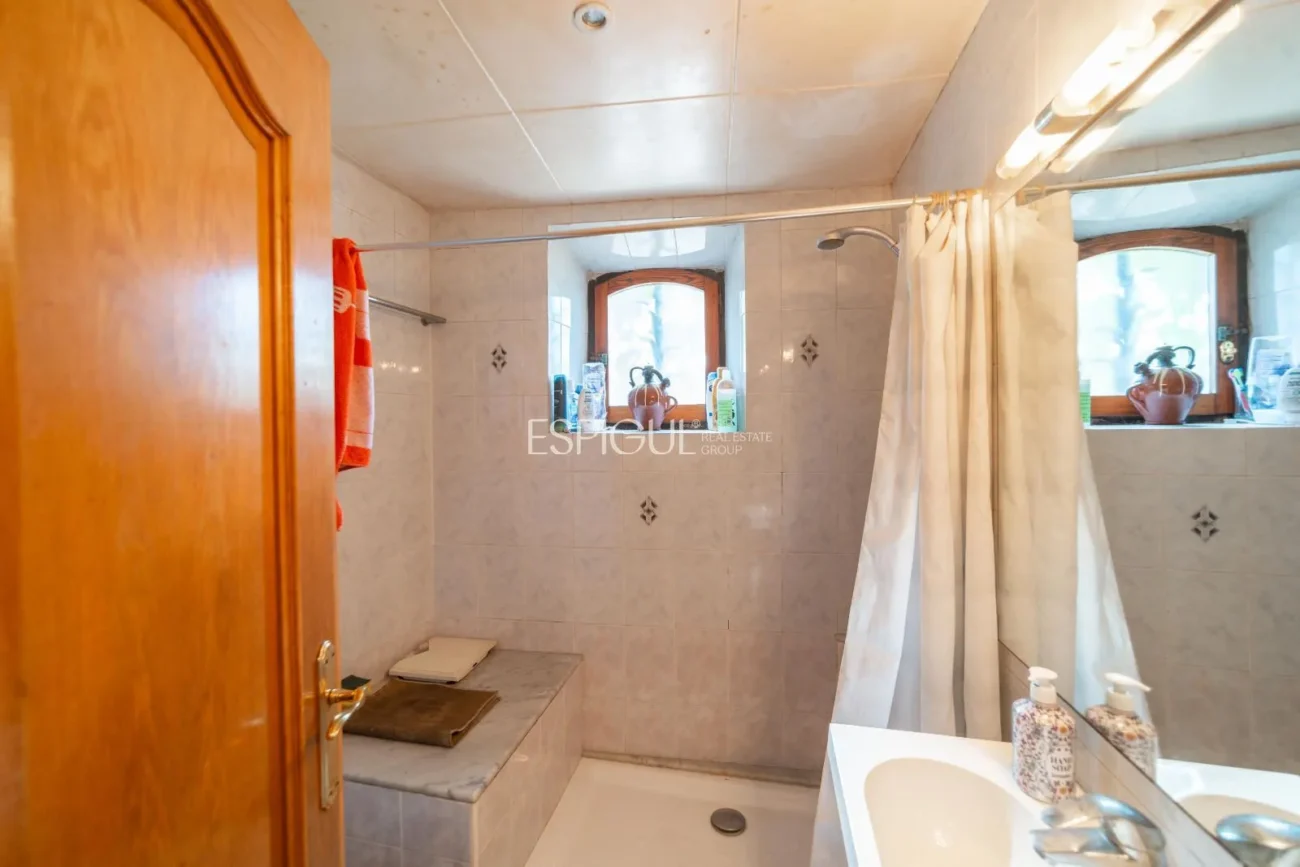 Casa amb jardí al barri de Sant Daniel de Girona