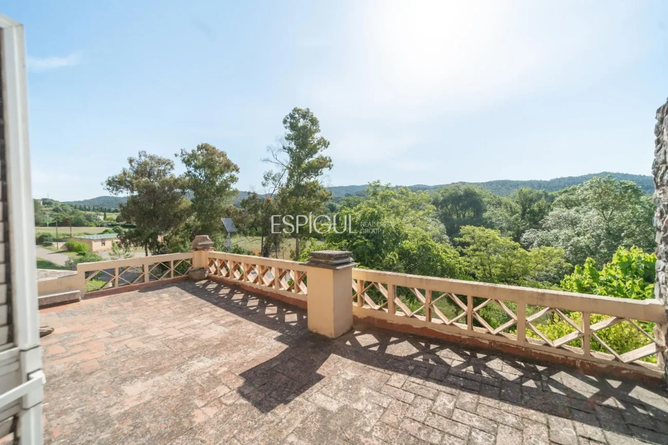 Casa amb jardí al barri de Sant Daniel de Girona