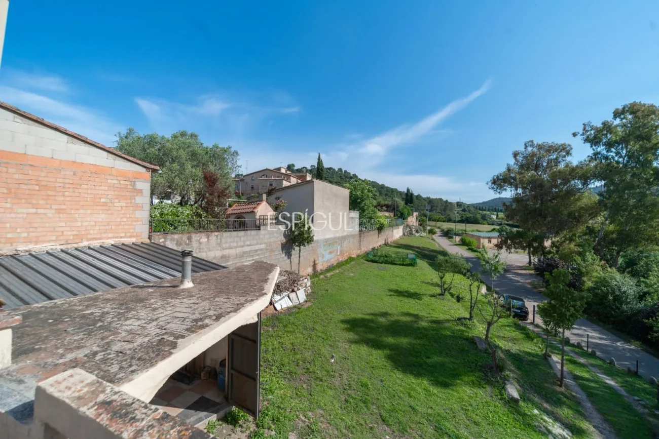 Casa amb jardí al barri de Sant Daniel de Girona