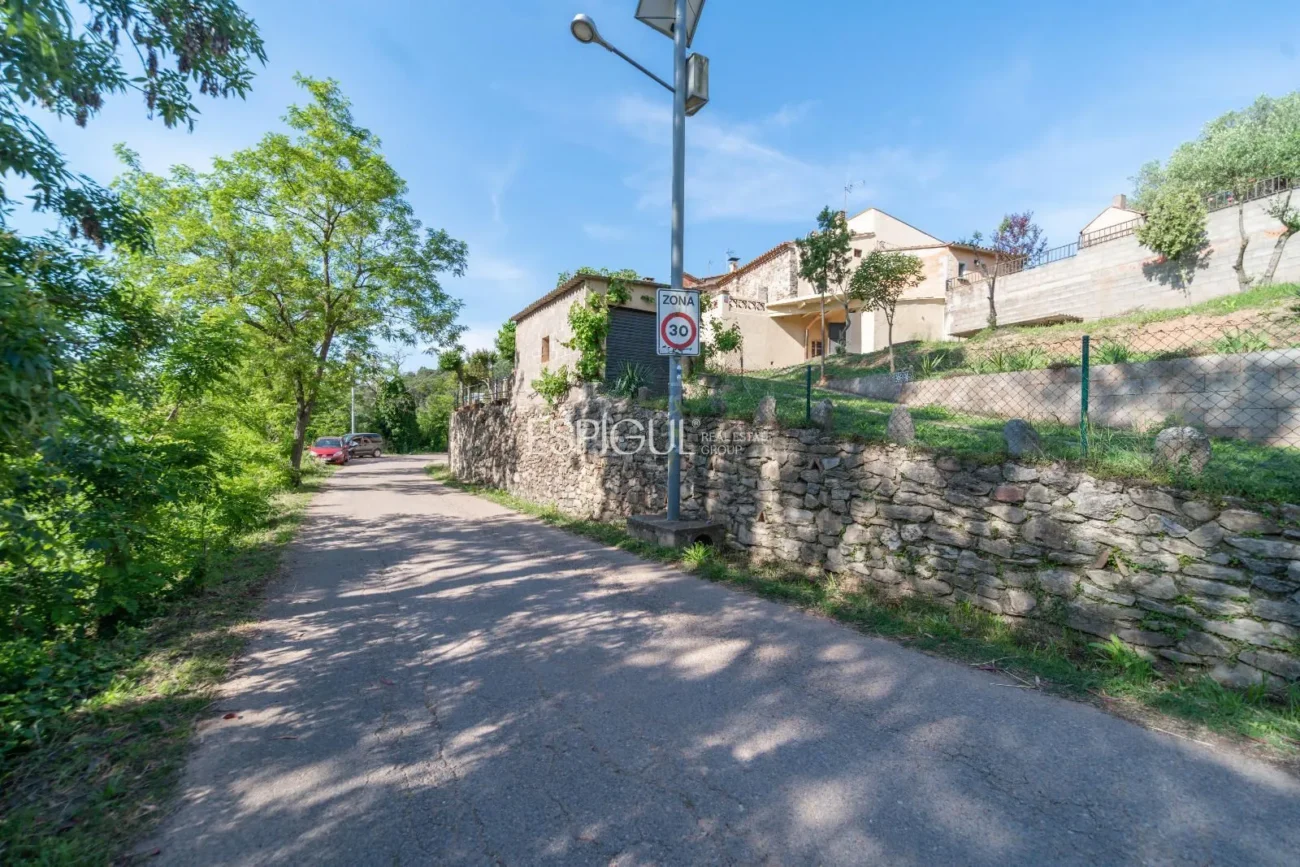 Casa amb jardí al barri de Sant Daniel de Girona