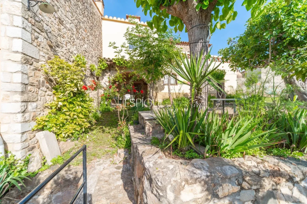 Casa amb jardí al barri de Sant Daniel de Girona