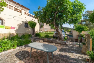 Casa amb jardí al barri de Sant Daniel de Girona