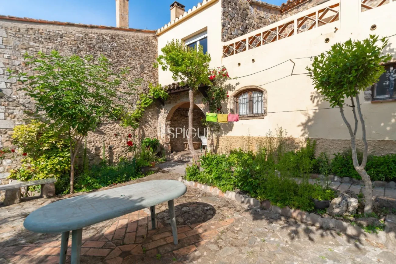 Casa amb jardí al barri de Sant Daniel de Girona