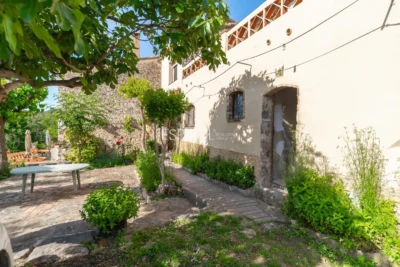 Casa amb jardí al barri de Sant Daniel de Girona