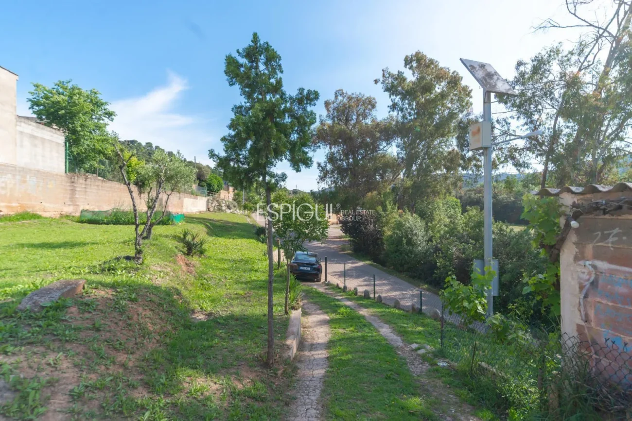 Casa amb jardí al barri de Sant Daniel de Girona