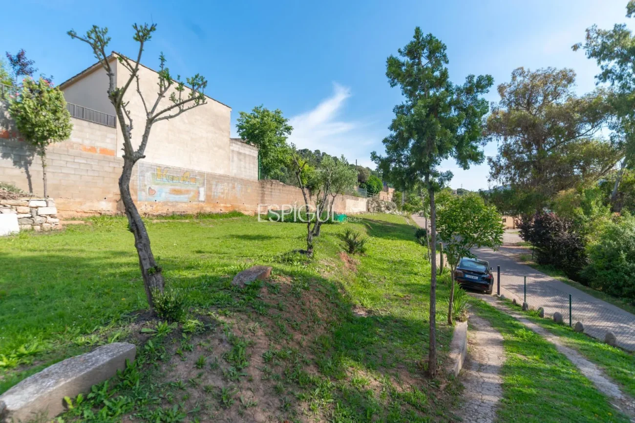 Casa amb jardí al barri de Sant Daniel de Girona