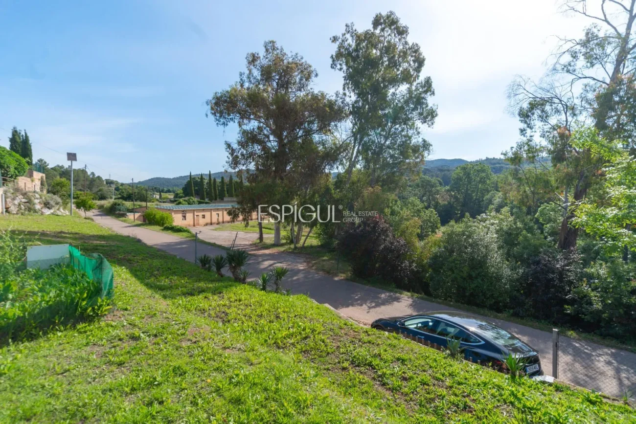 Casa amb jardí al barri de Sant Daniel de Girona