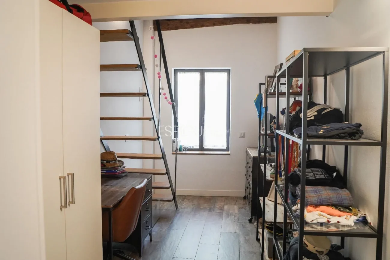 Maison avec piscine et place de parking au centre de Mataró