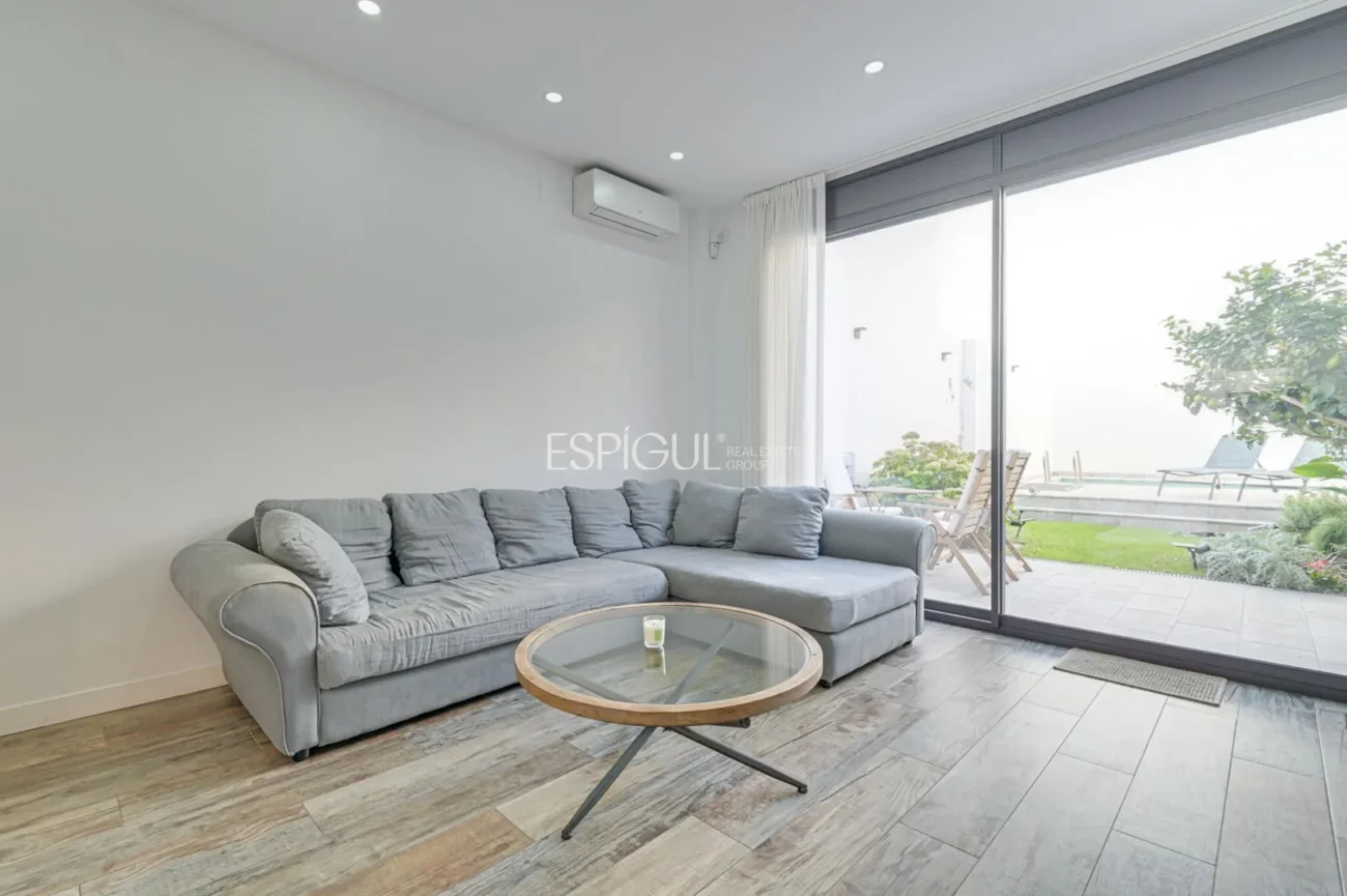 Casa amb piscina i plaça d’aparcament al centre de Mataró