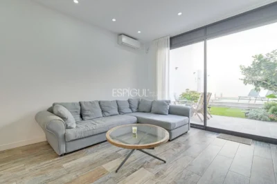 Casa amb piscina i plaça d’aparcament al centre de Mataró