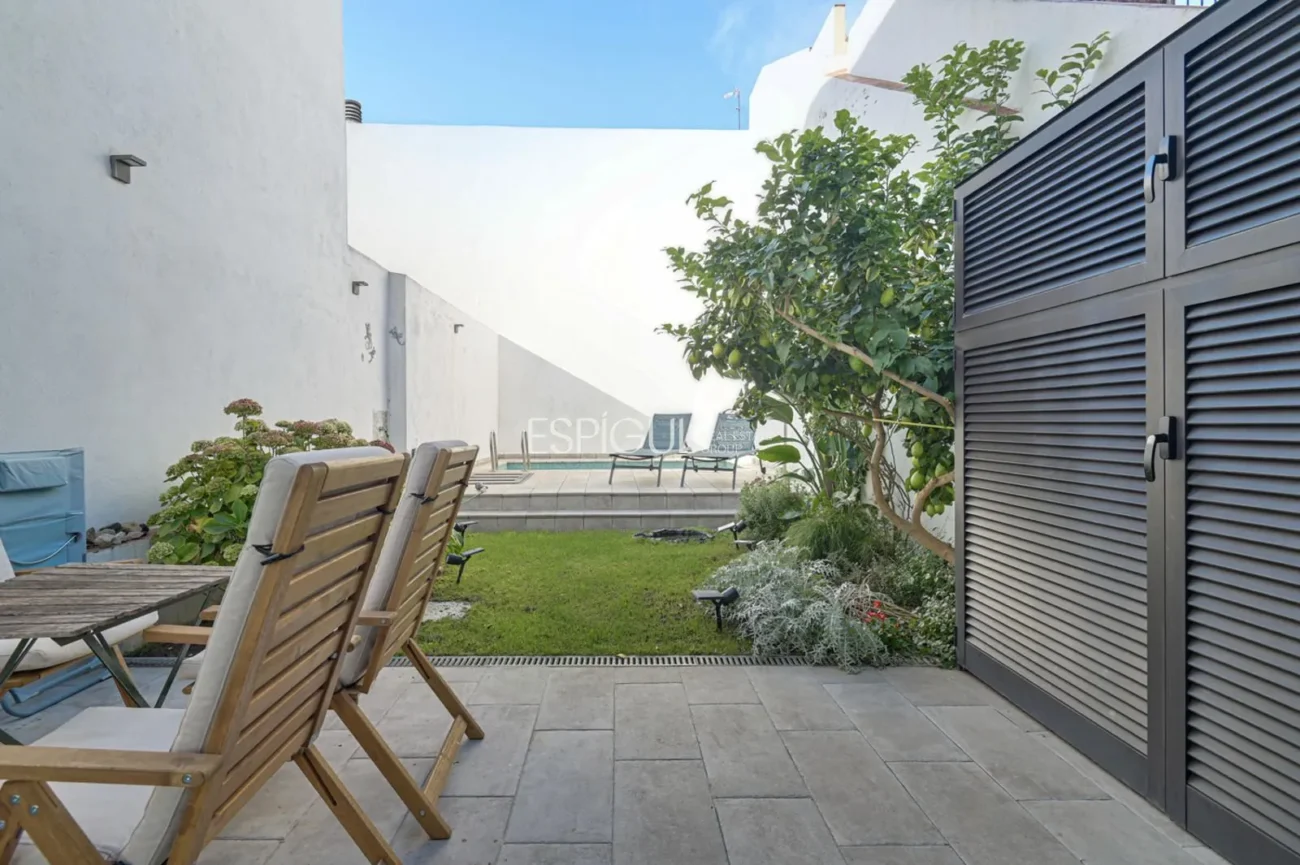 Casa amb piscina i plaça d’aparcament al centre de Mataró