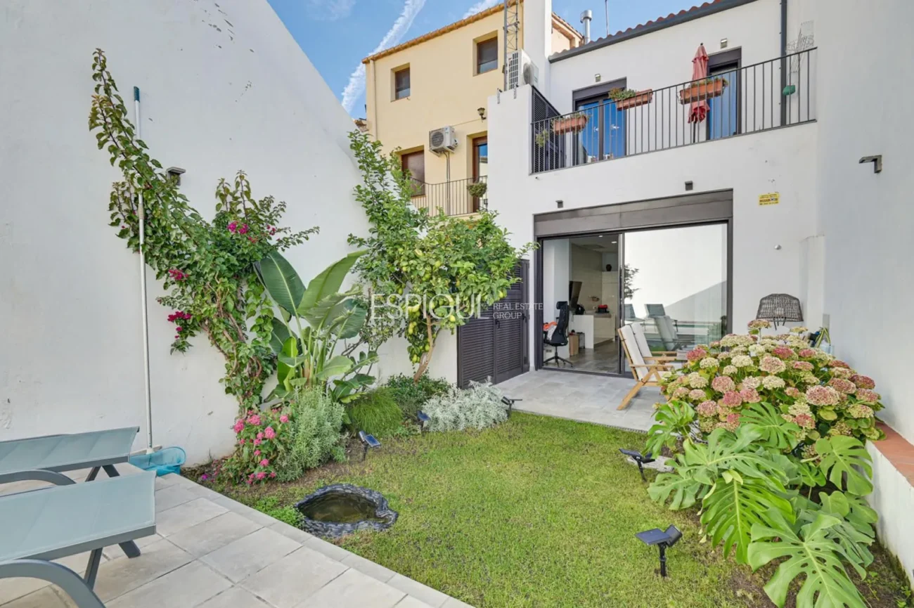 Casa con piscina y plaza de aparcamiento en el centro de mataró