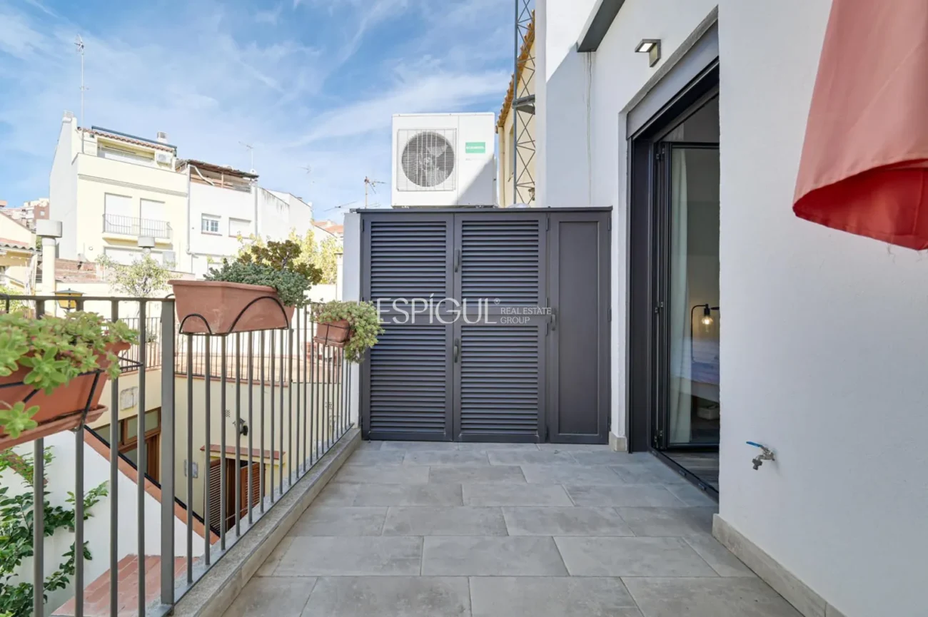 Casa amb piscina i plaça d’aparcament al centre de Mataró