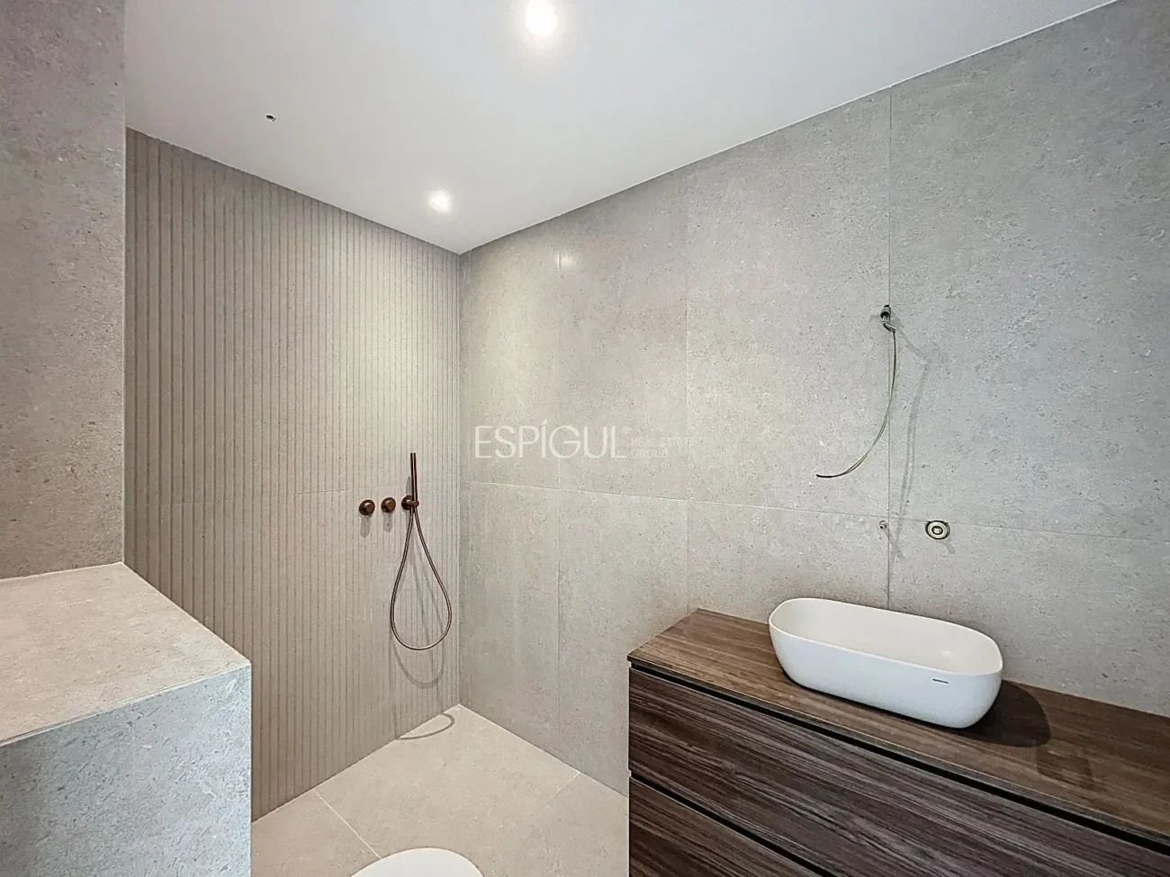 Neubauhaus im Zentrum von Arenys de Munt mit Terrasse, Aufzug und hochwertiger Ausstattung