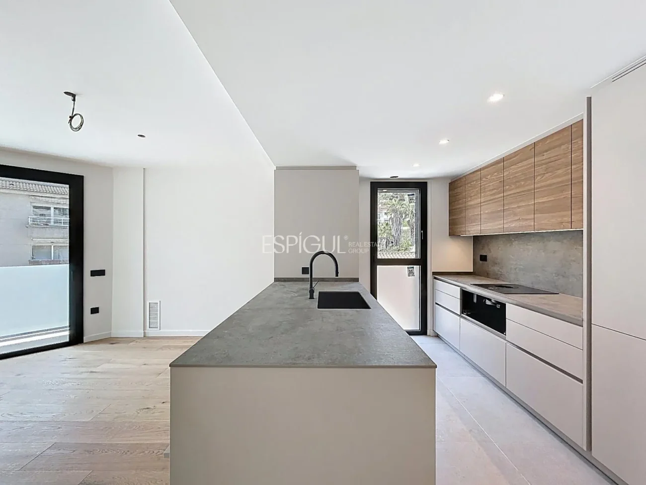 Neubauhaus im Zentrum von Arenys de Munt mit Terrasse, Aufzug und hochwertiger Ausstattung