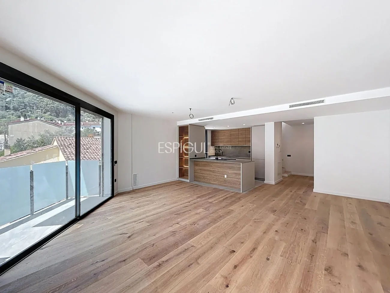 Casa de obra nueva en el centro de Arenys de Munt con terraza, ascensor y acabados premium