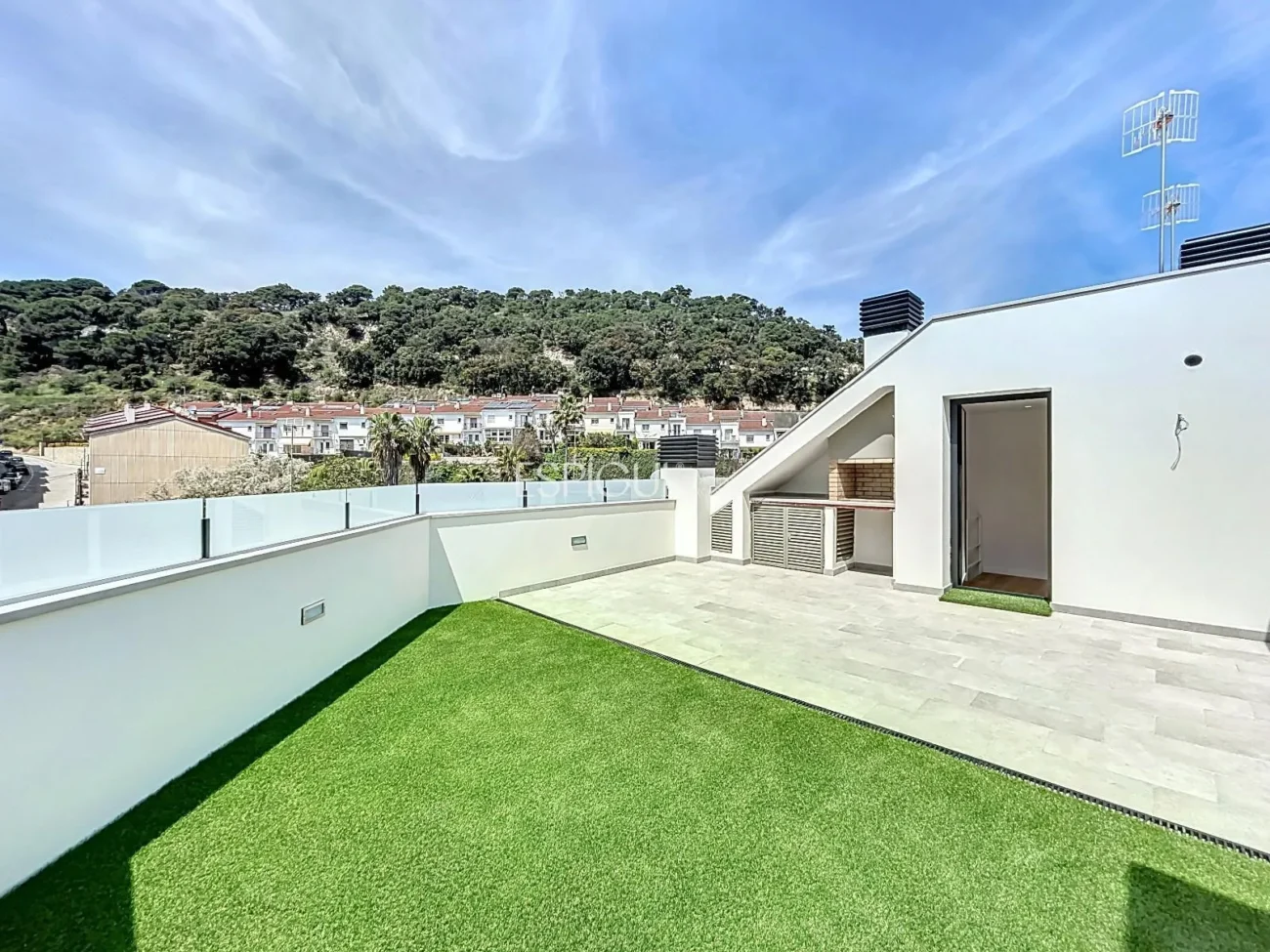 Casa de obra nueva en el centro de Arenys de Munt con terraza, ascensor y acabados premium