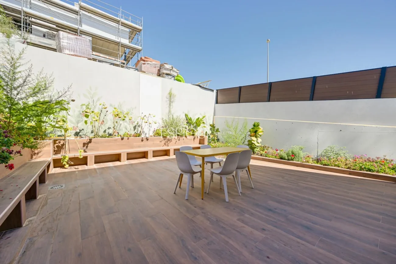 Casa pareada de obra nueva con vistas al mar en Montgat