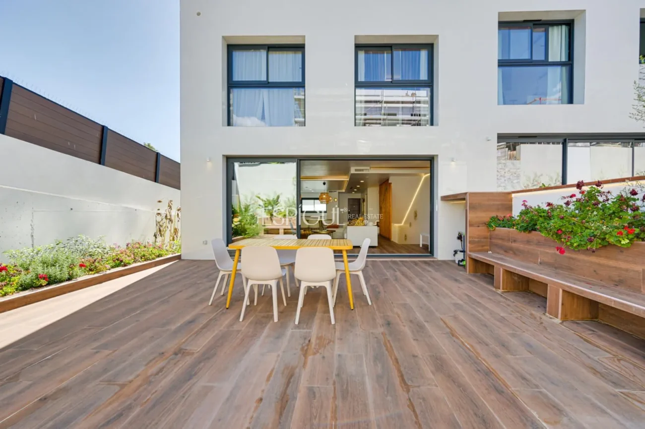 Casa pareada de obra nueva con vistas al mar en Montgat
