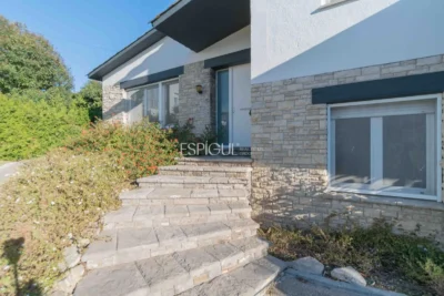 Casa Unifamiliar de 339 m² en Zona Tranquila de Banyoles