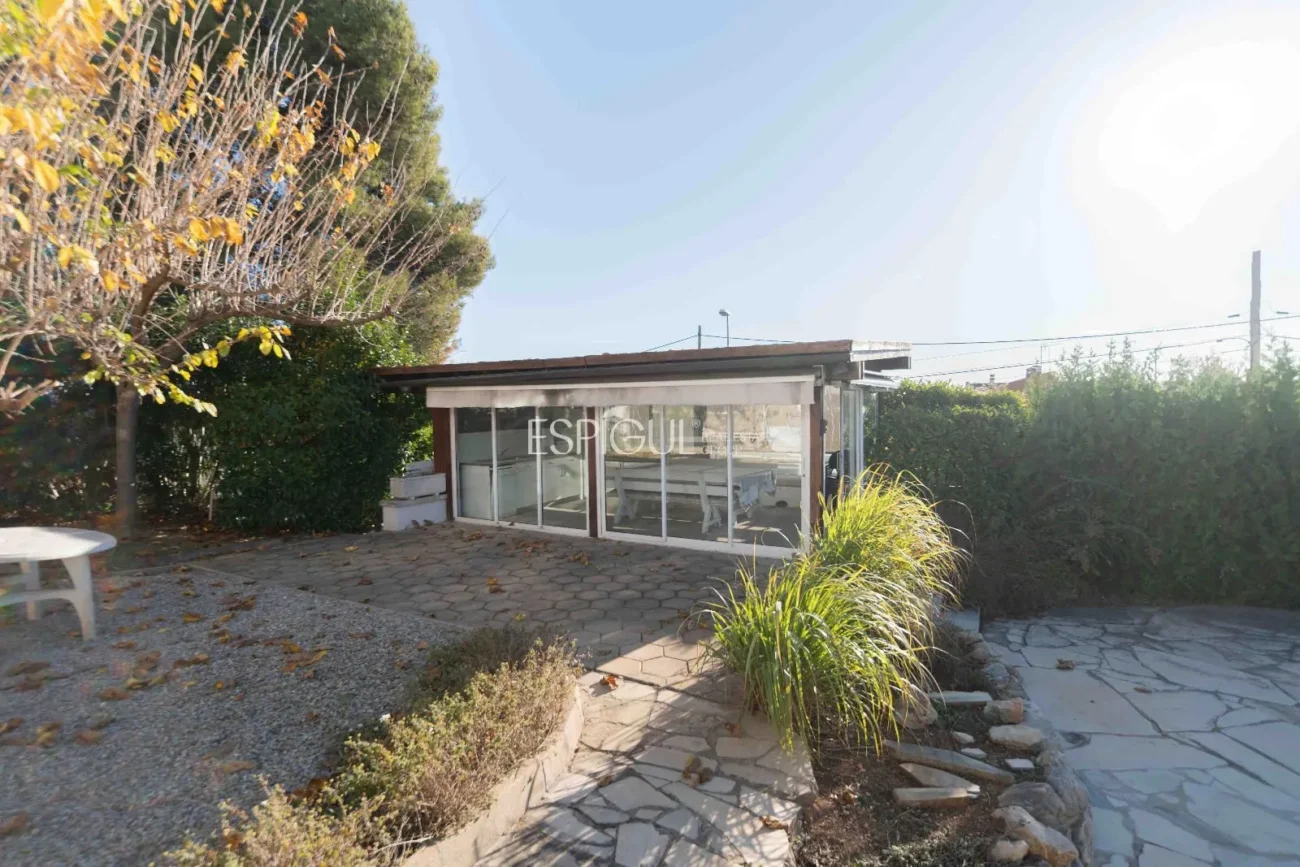 Casa Unifamiliar de 339 m² en Zona Tranquila de Banyoles