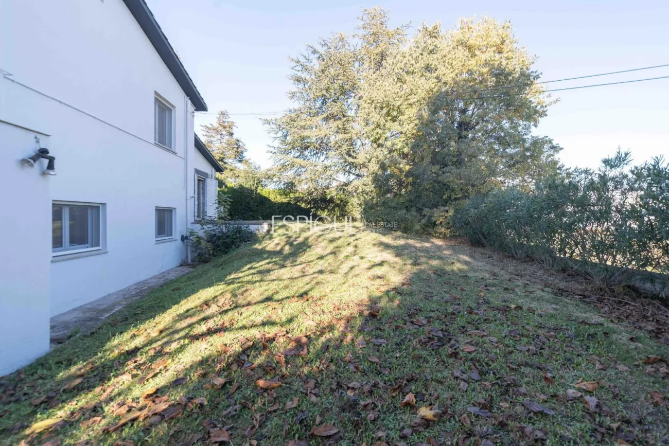 Casa Unifamiliar de 339 m² en Zona Tranquila de Banyoles