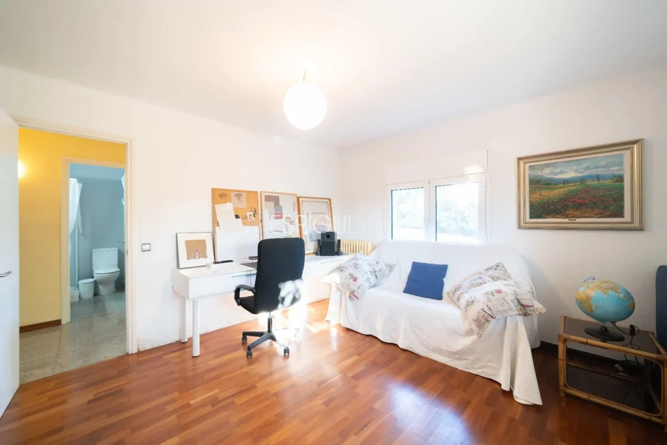 Casa Unifamiliar de 339 m² en Zona Tranquila de Banyoles