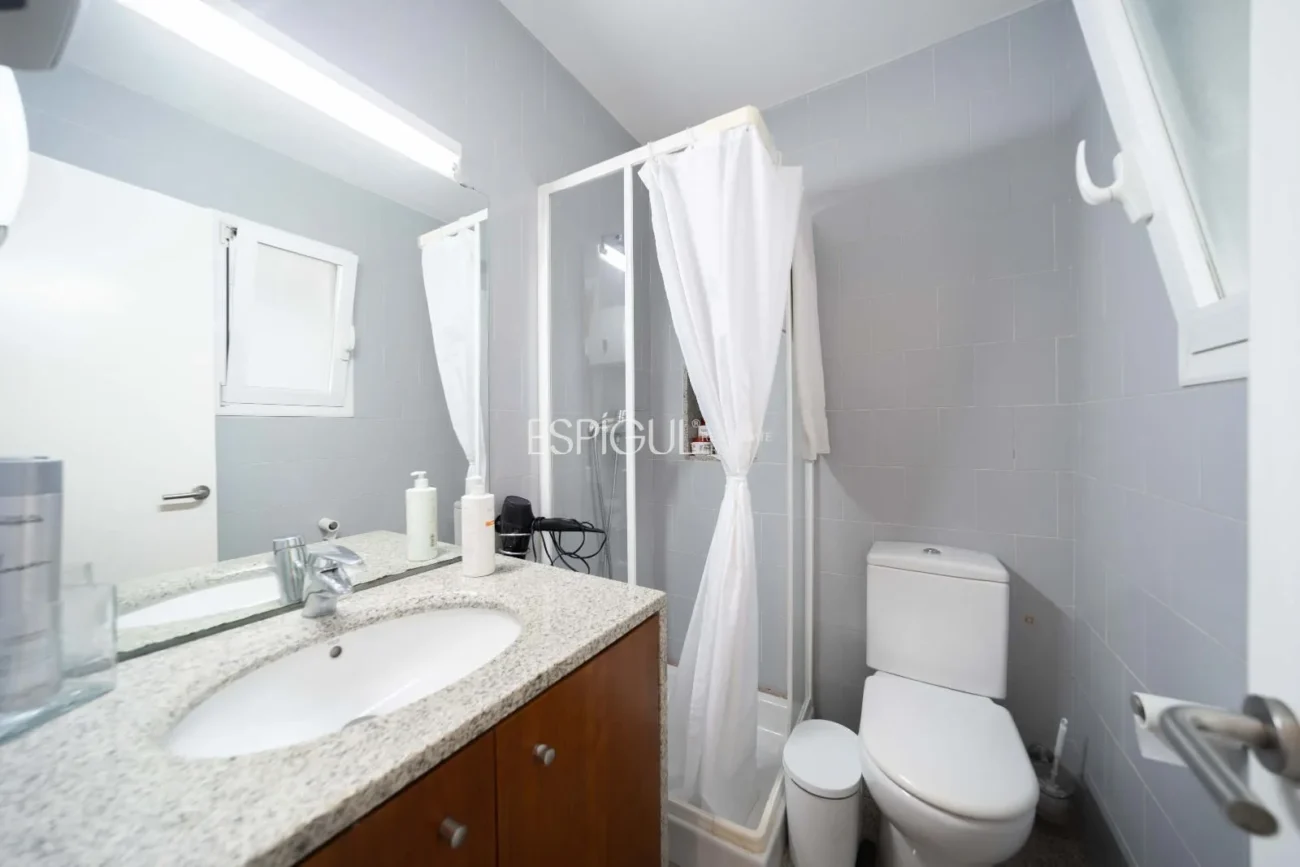 Casa Unifamiliar de 339 m² en Zona Tranquila de Banyoles