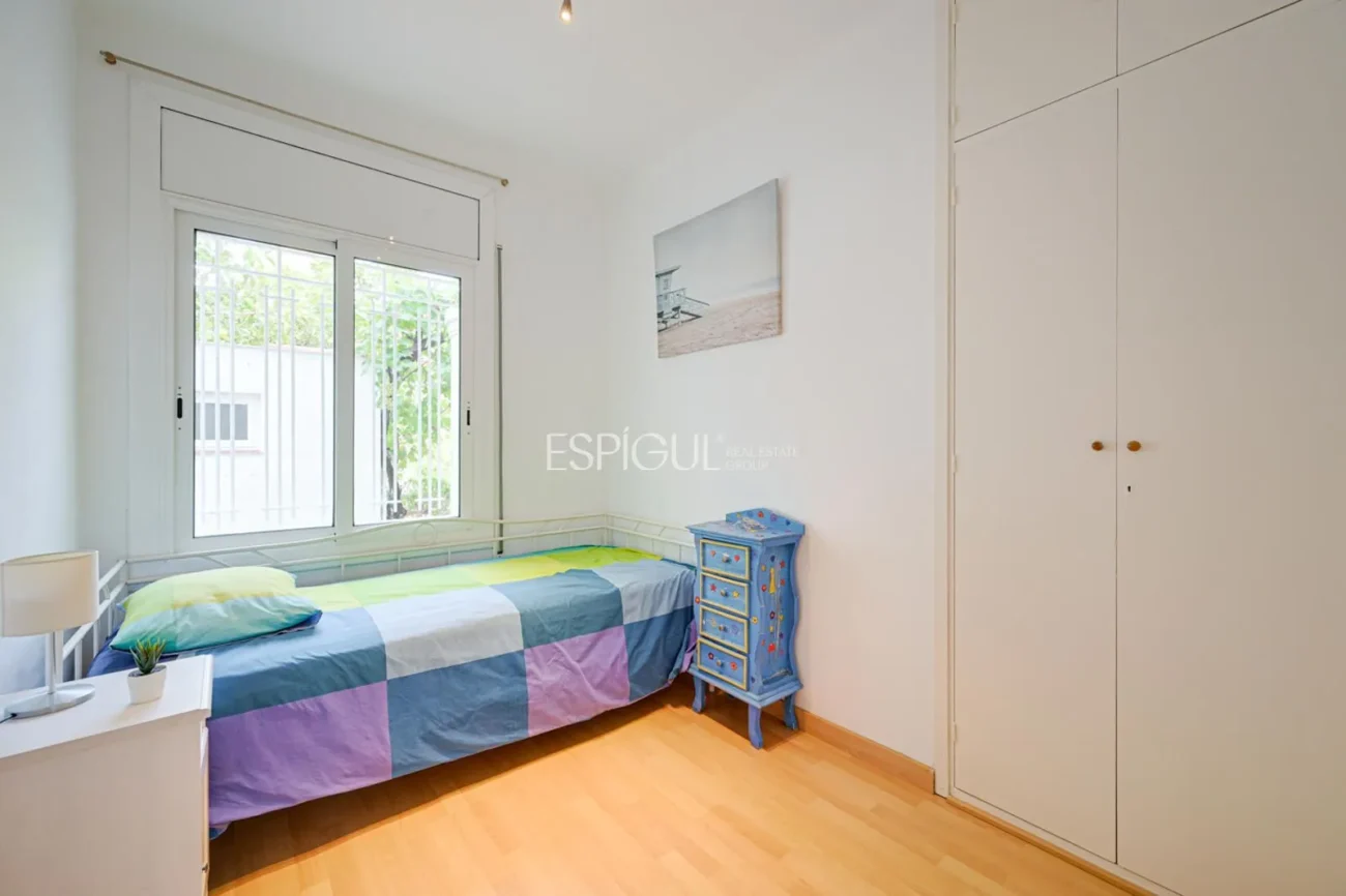 Appartement central à louer temporairement avec jardin privé et 3 chambres à Alella