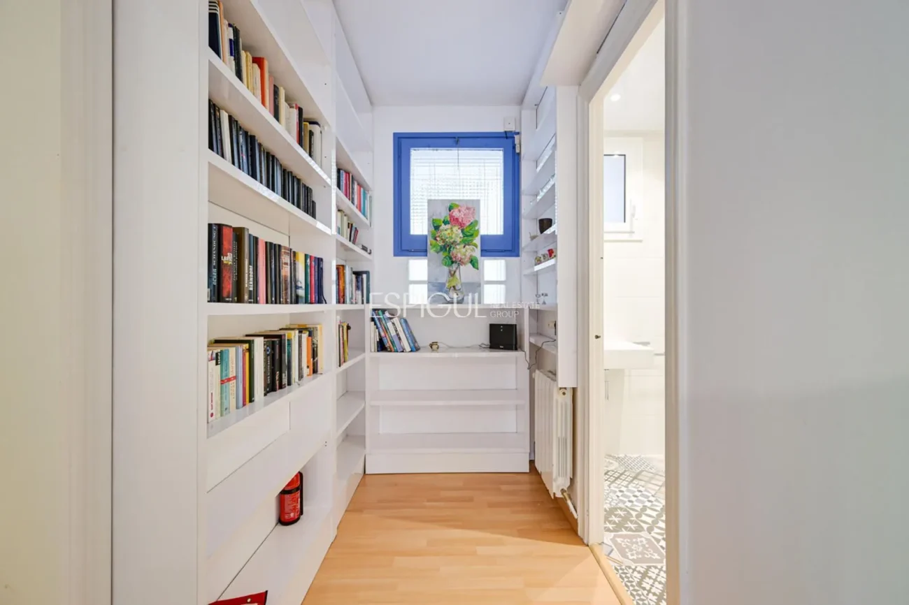 Appartement central à louer temporairement avec jardin privé et 3 chambres à Alella