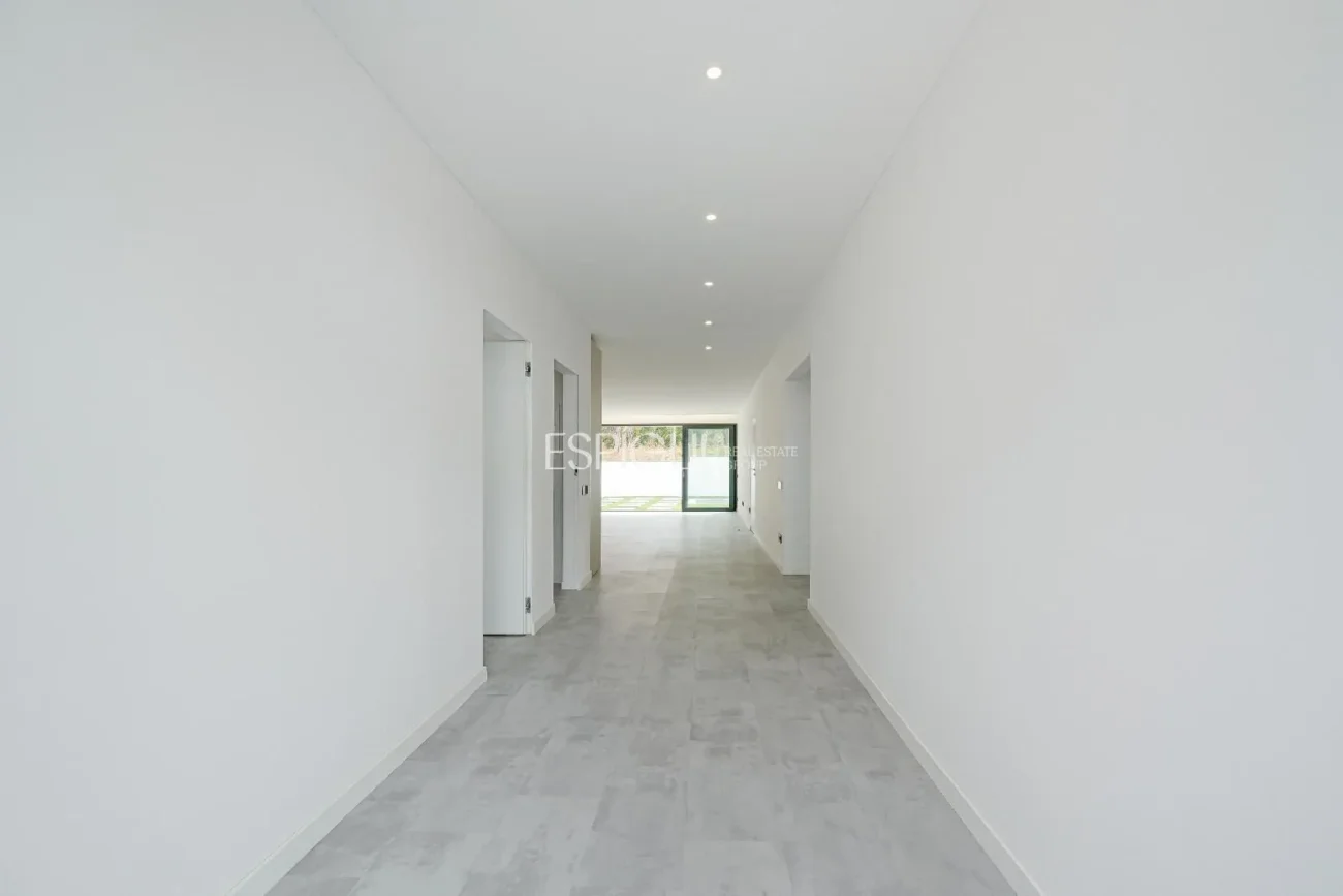 Confort y diseño en Llagostera – Vivienda de obra nueva de una planta