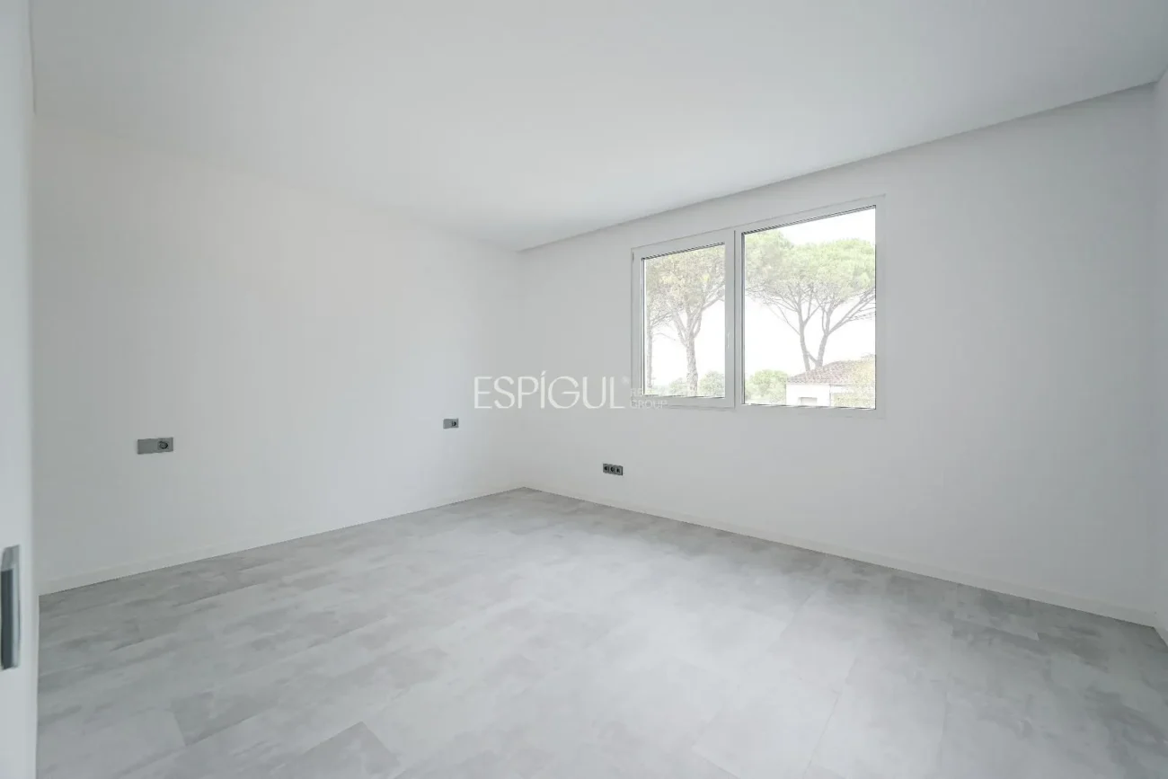 Confort y diseño en Llagostera – Vivienda de obra nueva de una planta