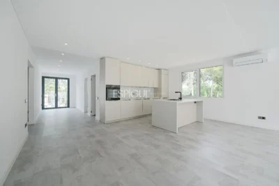 Confort y diseño en Llagostera – Vivienda de obra nueva de una planta