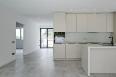 Confort y diseño en Llagostera – Vivienda de obra nueva de una planta