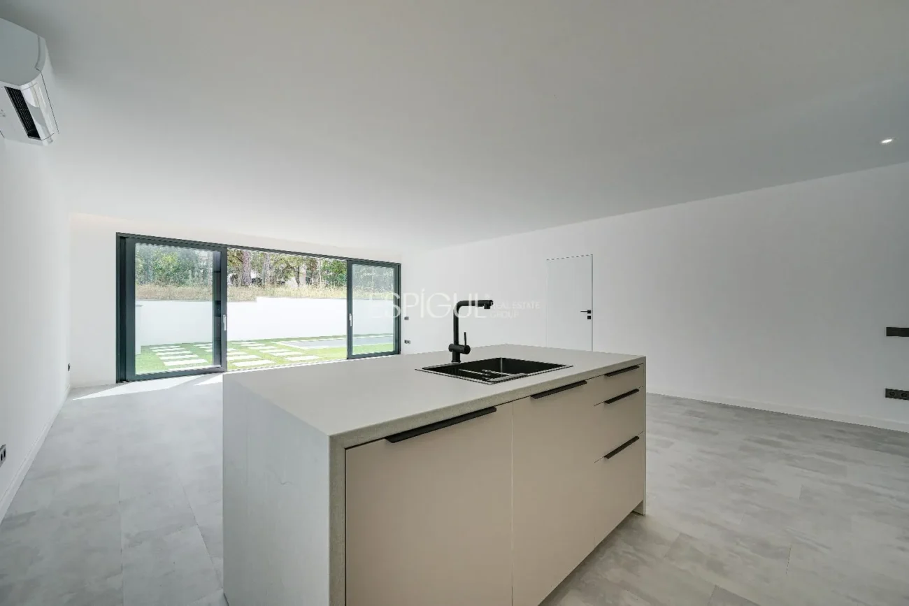 Confort y diseño en Llagostera – Vivienda de obra nueva de una planta