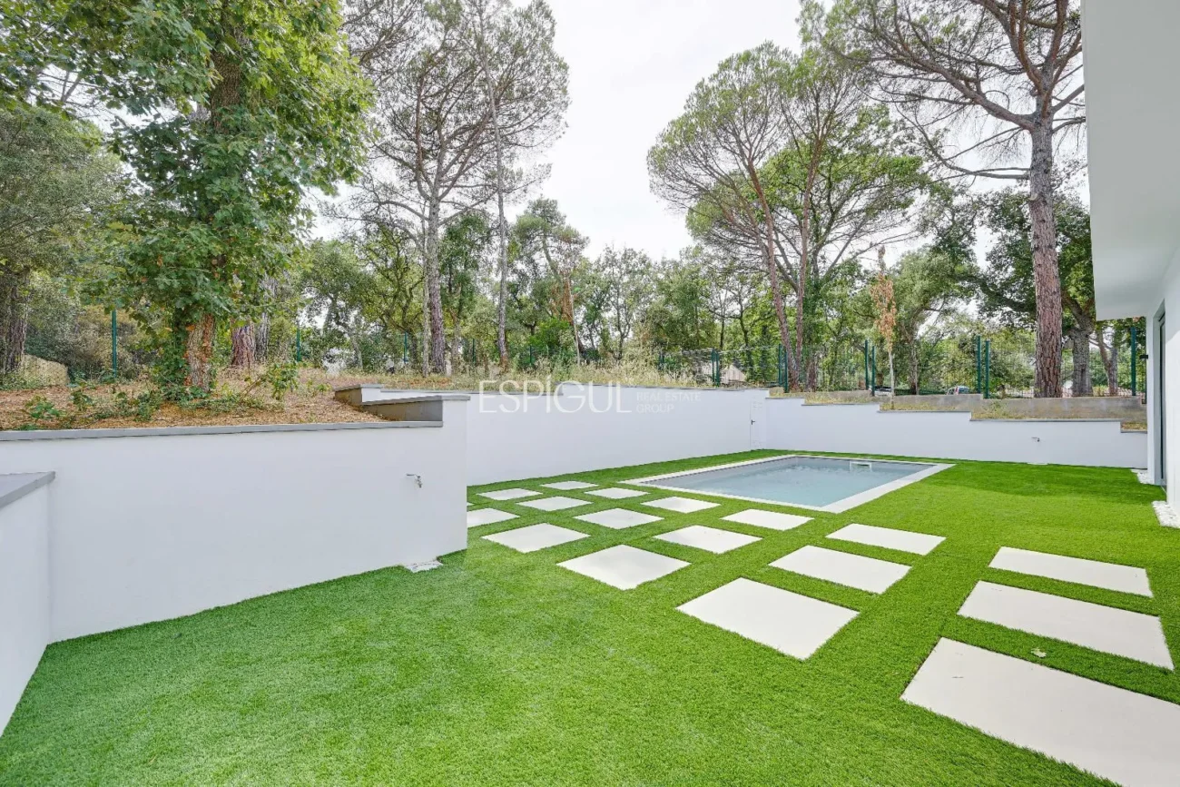 Confort y diseño en Llagostera – Vivienda de obra nueva de una planta