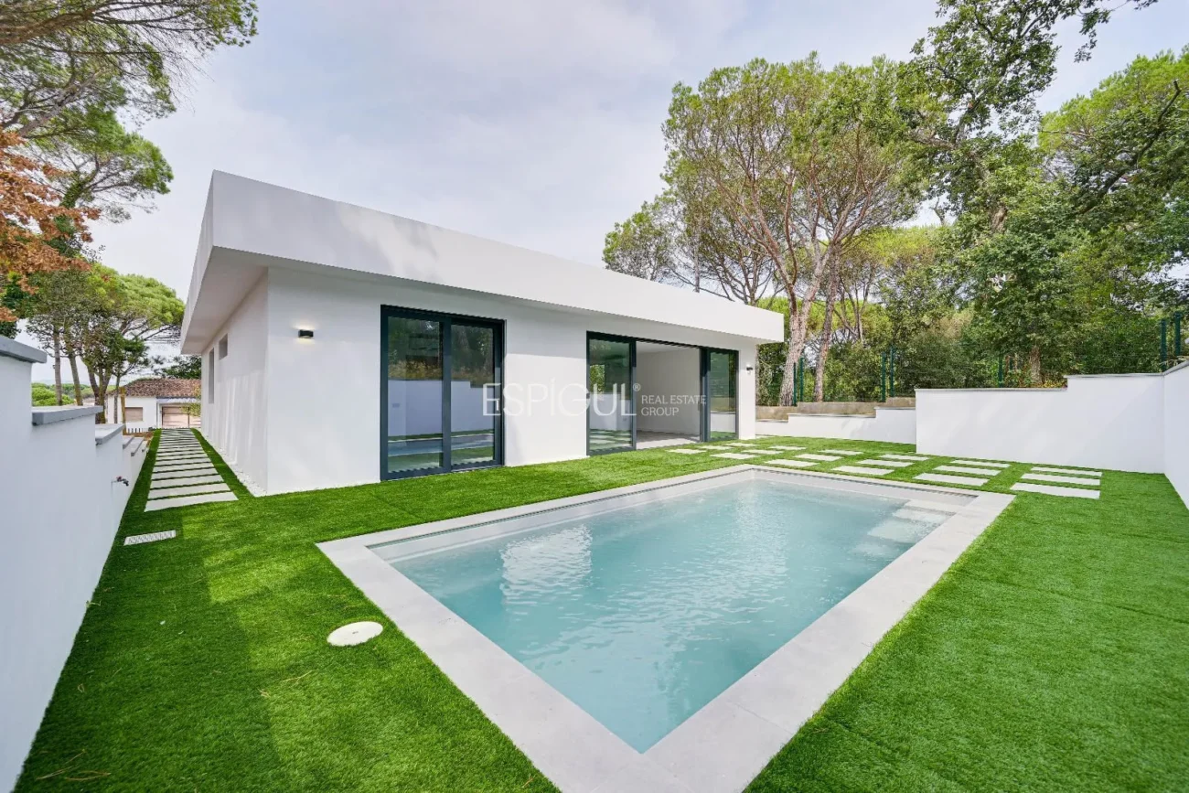 Confort y diseño en Llagostera – Vivienda de obra nueva de una planta