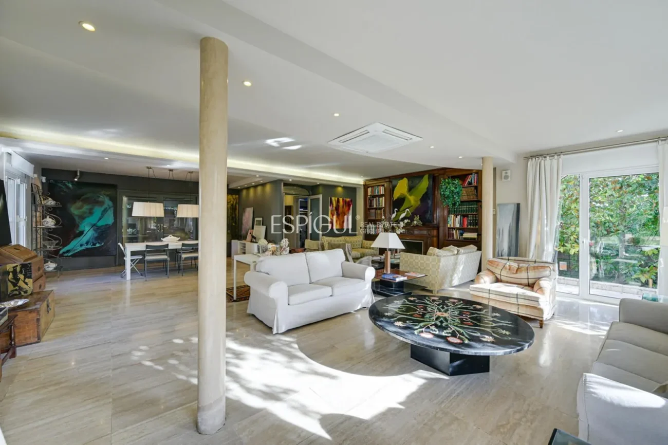 Elegancia, espacio y ubicación premium: Casa única en Ocata