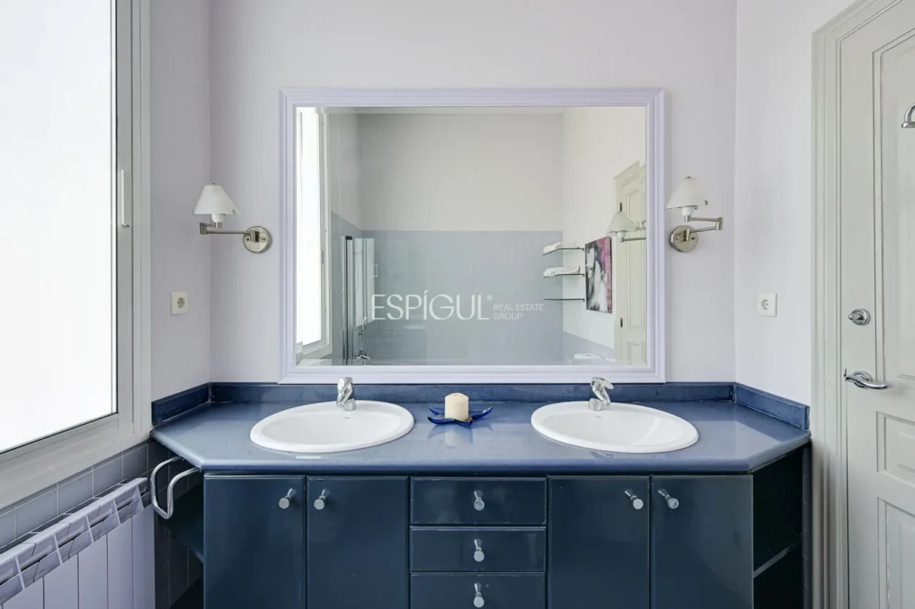 Elegancia, espacio y ubicación premium: Casa única en Ocata