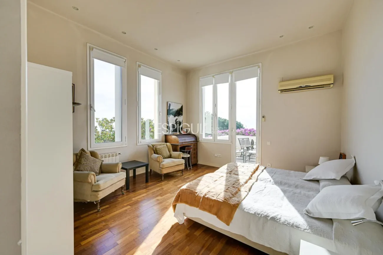 Elegancia, espacio y ubicación premium: Casa única en Ocata