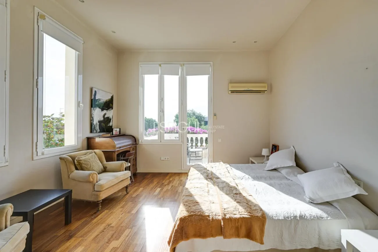 Elegancia, espacio y ubicación premium: Casa única en Ocata