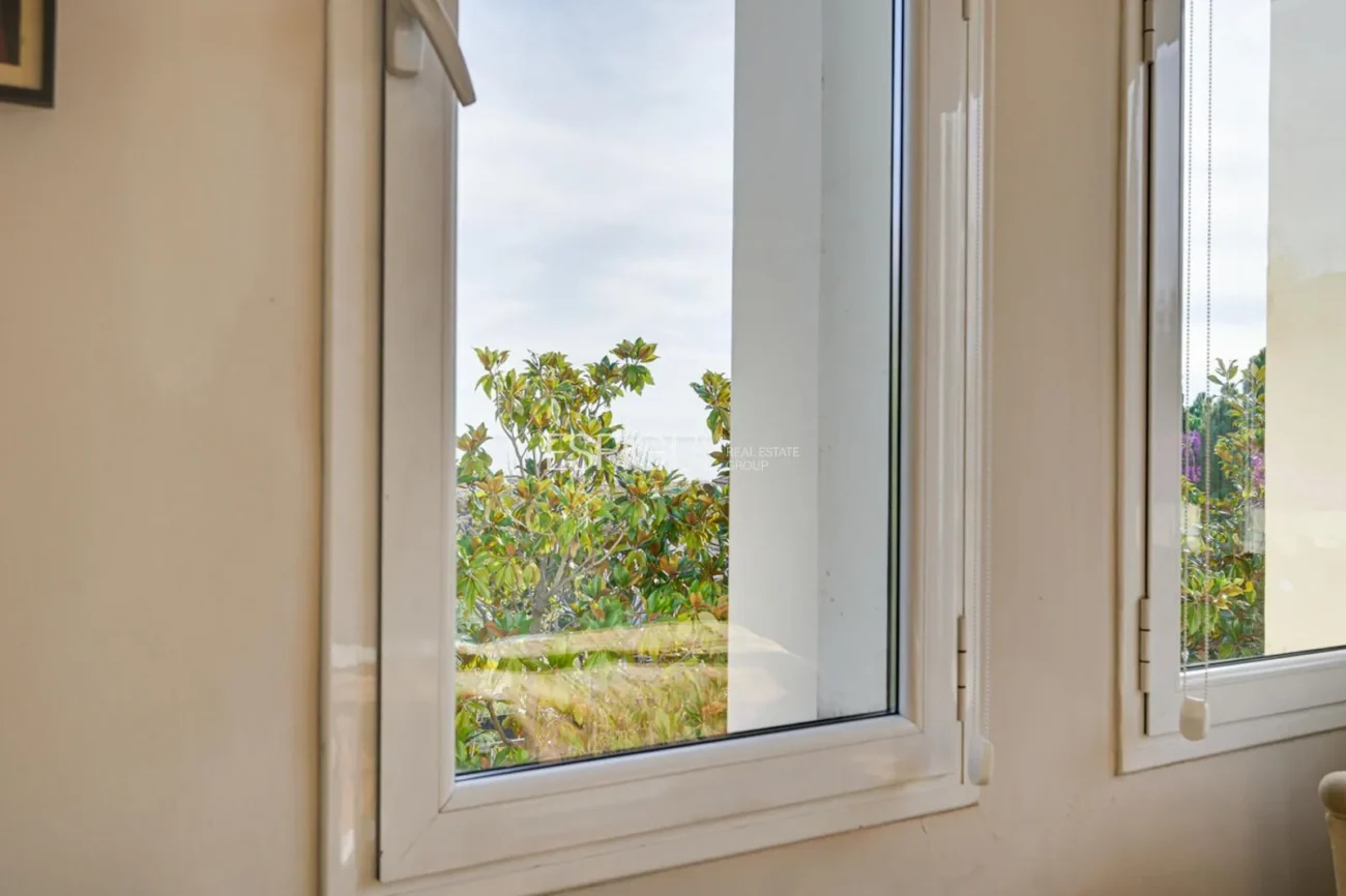 Elegancia, espacio y ubicación premium: Casa única en Ocata