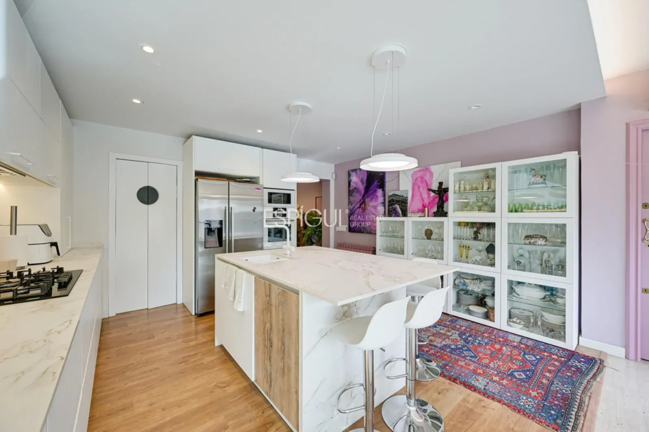 Elegancia, espacio y ubicación premium: Casa única en Ocata