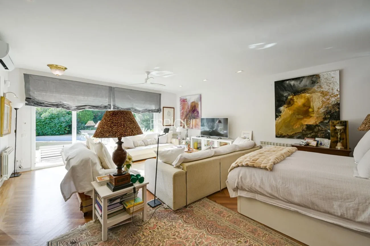 Elegancia, espacio y ubicación premium: Casa única en Ocata