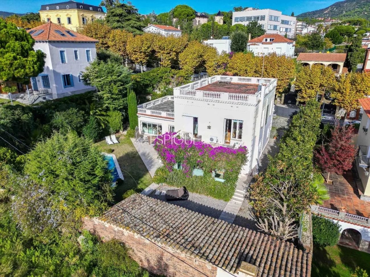 Elegancia, espacio y ubicación premium: Casa única en Ocata