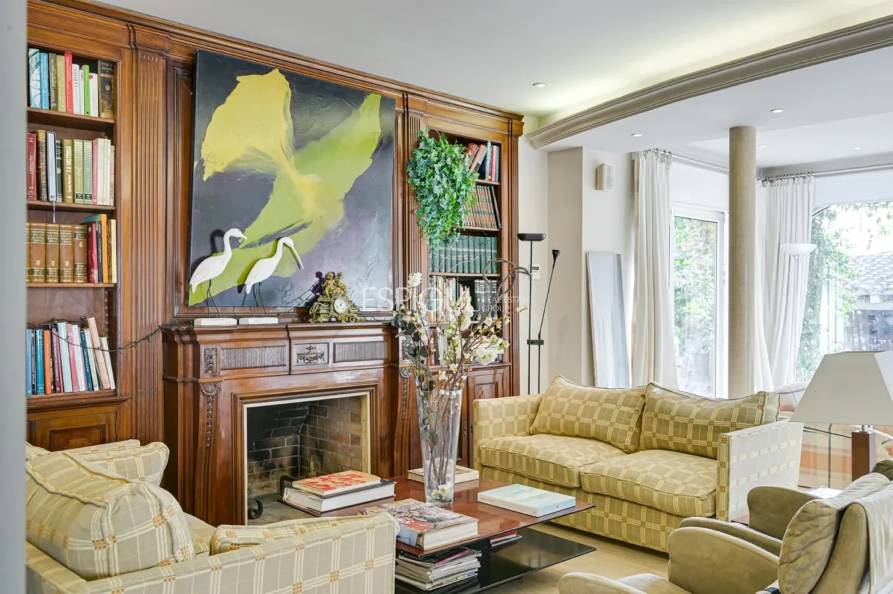 Elegancia, espacio y ubicación premium: Casa única en Ocata